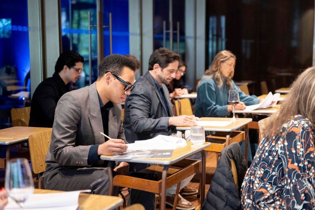 Participantes registrando suas decisões